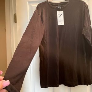 Long sleeve black tee shirt